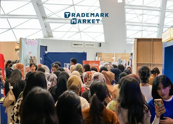 Curi Perhatian Warga...