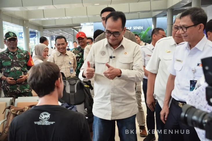 Menhub Pastikan Kelancaran...