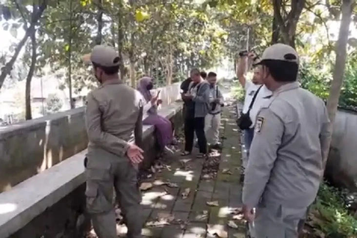 Video Mesum Siswa SMP...