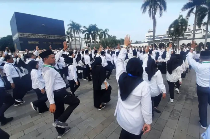 Senam Haji Indonesia,...
