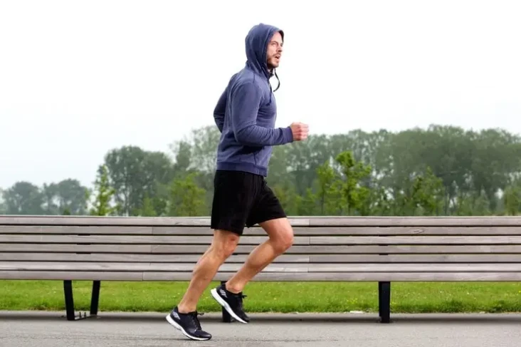 10 Outfit Jogging Pria...