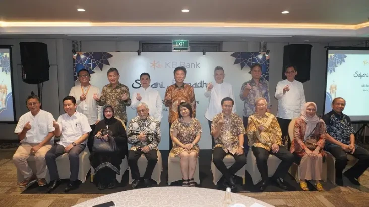 Ingin Lebih Dekat dengan...