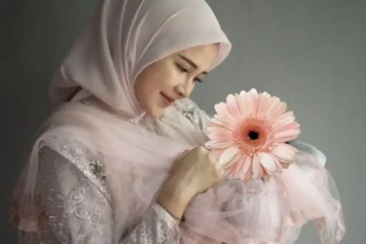 5 Artis Indonesia yang...