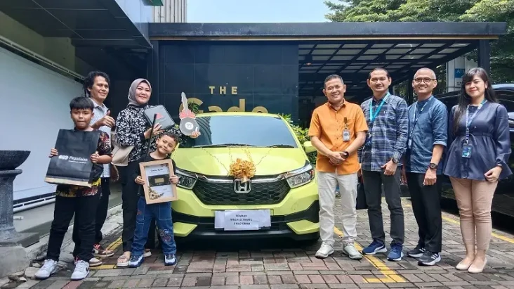 Beli Emas Bonus Mobil,...