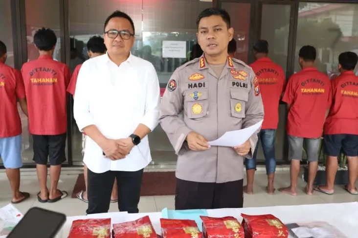 Perangi Narkoba, Polda...