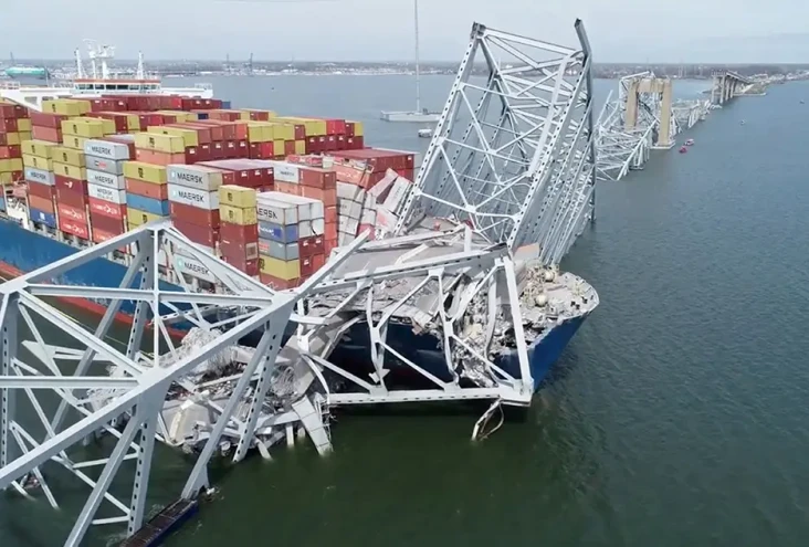 Jembatan Baltimore Sepanjang...