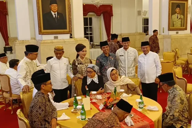 Jokowi Buka Puasa Bareng...
