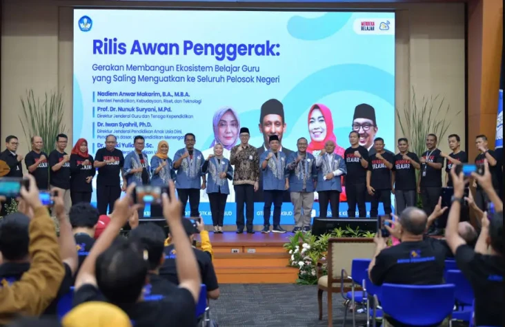 Mengenal Awan Penggerak,...