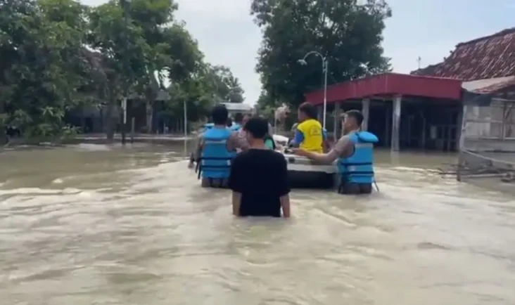 Pengungsi Banjir Demak...