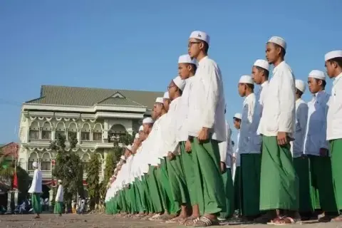 Kalangan Santri Diajak...