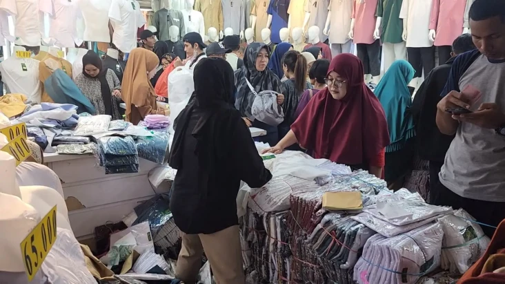 Jelang Lebaran, Omzet...