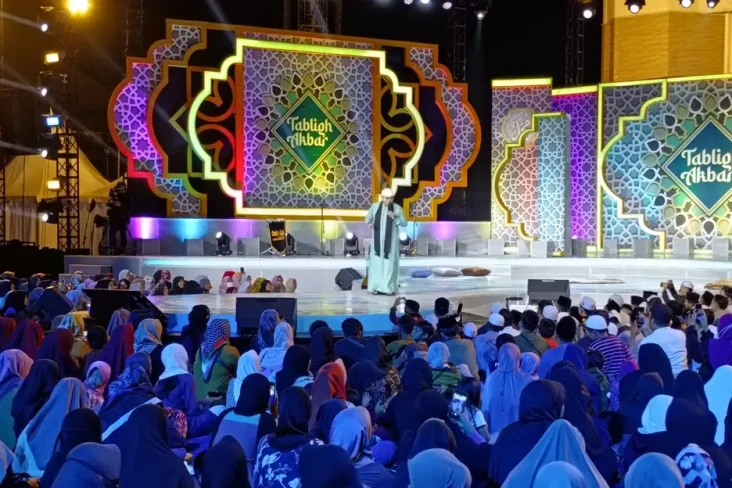 Tausiah di Tabligh Akbar...