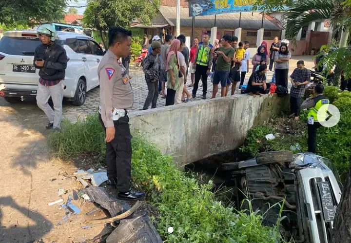 Sopir Ngantuk, Mobil...