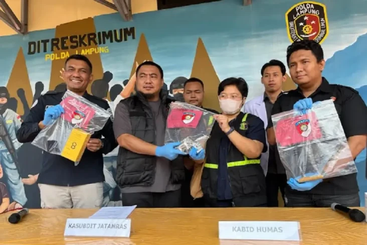 Tantang dan Acungkan...
