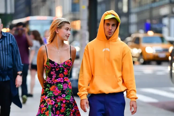 Hailey Baldwin Pertimbangkan...