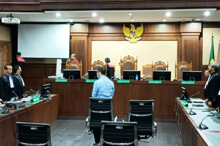 Divonis 10 Tahun Penjara,...