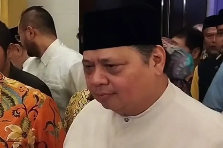 Airlangga Tunggu Panggilan...