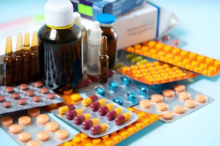 8 Obat yang Perlu Dibawa...