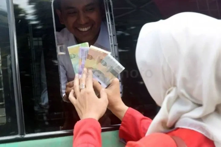 Tempat Penukaran Uang...