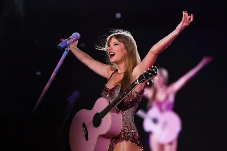 Taylor Swift Jadi Artist...