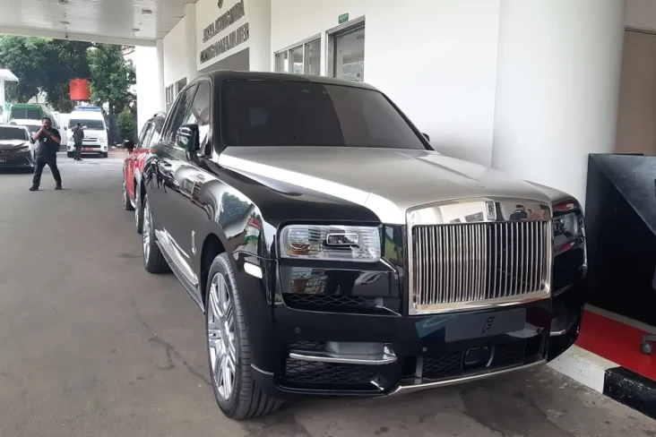 Rolls Royce dan Mini...