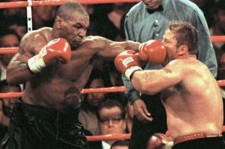 Bogem Mike Tyson Mendarat...
