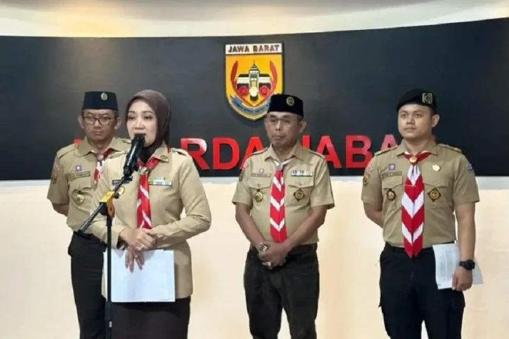 Pramuka Jadi Tak Wajib,...