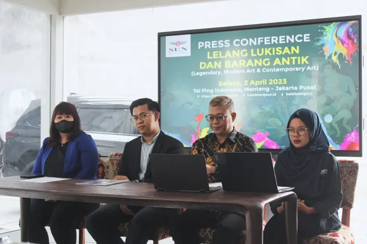 Lelang Lukisan Langka,...