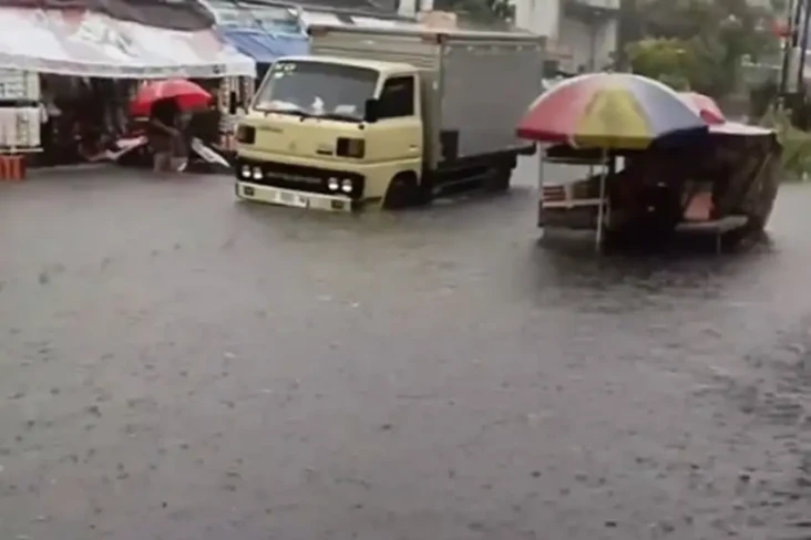 Hujan Deras, Banjir...
