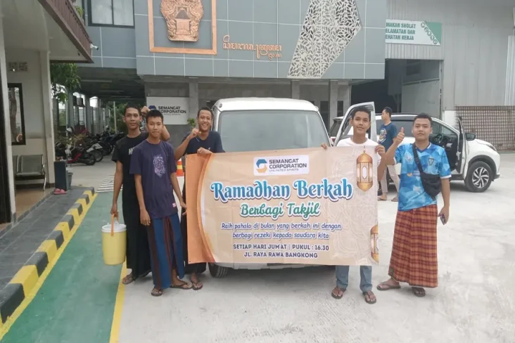 Semangat Berbagi di...