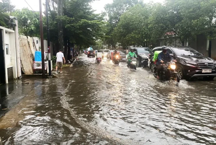 Jelang Buka Puasa Diguyur...