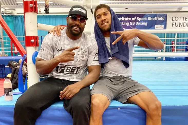 Ngeri! Derek Chisora...