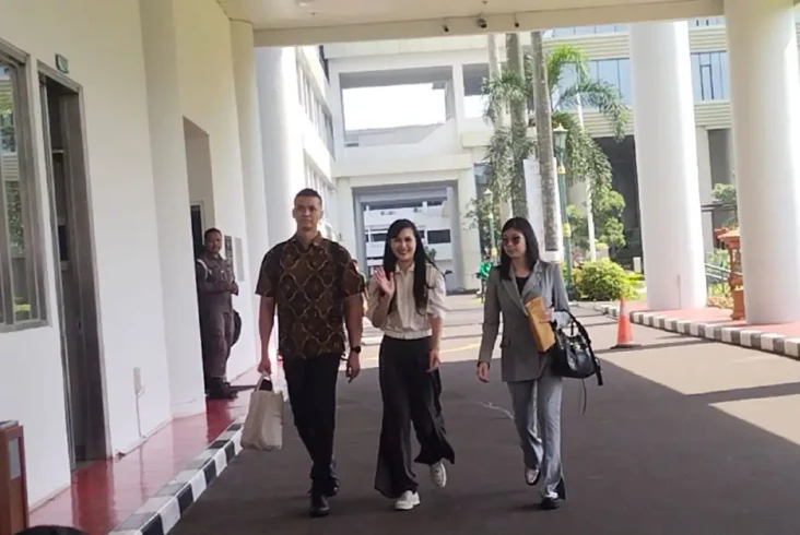 Penuhi Panggilan Kejagung,...