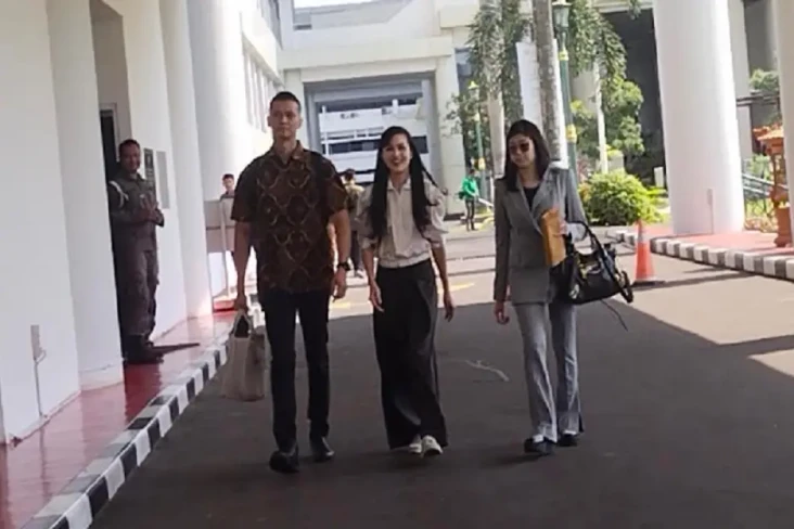 Sandra Dewi Penuhi Panggilan...