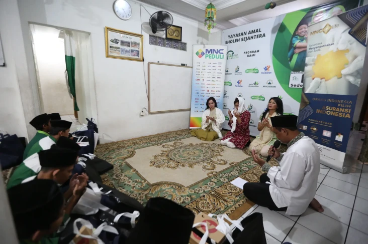 MNC Life Berikan Santunan...