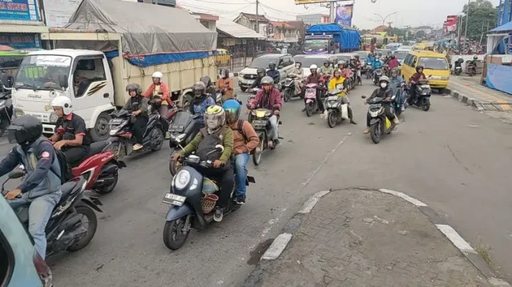 Pemudik Sepeda Motor...