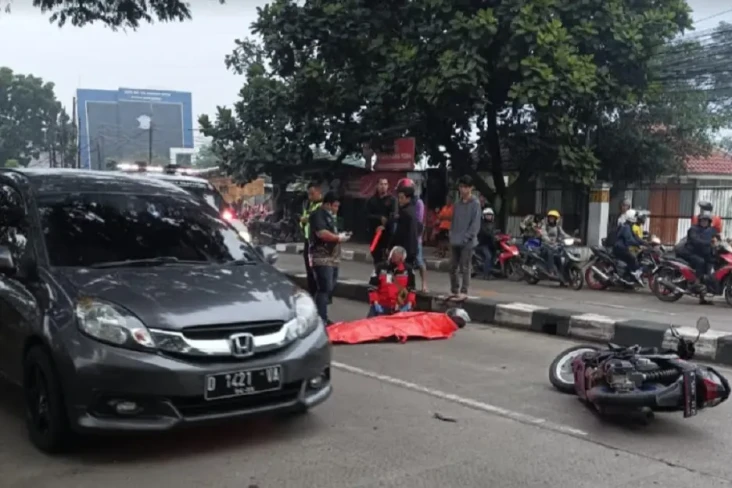 2 Pejalan Kaki dan 1...