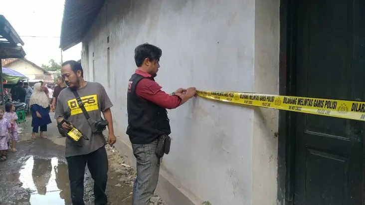 Suami Tega Bakar Istri...