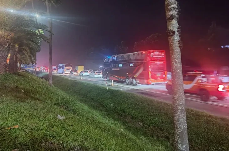Jelang One Way, Tol...