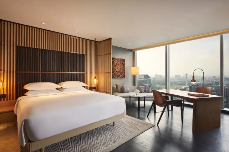 Tidak Mudik? Staycation...