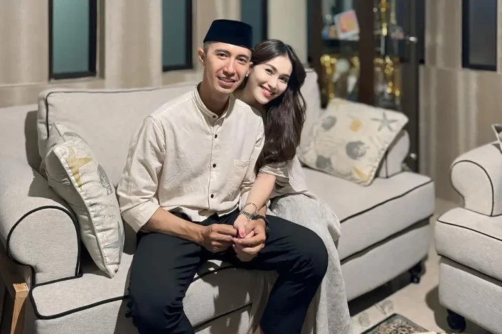 Ayu Ting Ting dan Muhammad...