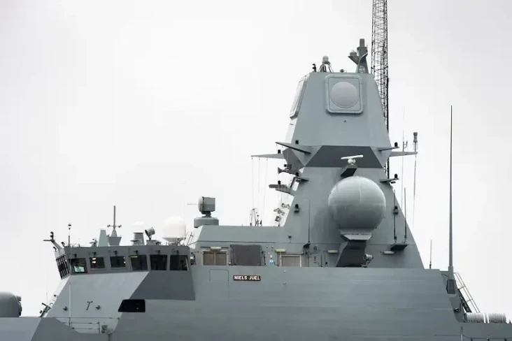 Senjata Kapal Perang...