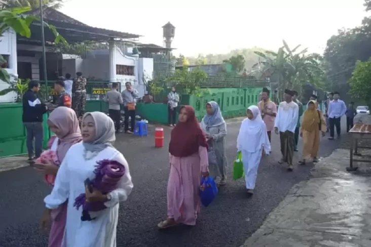 Viral Jemaah Aolia Gunung...
