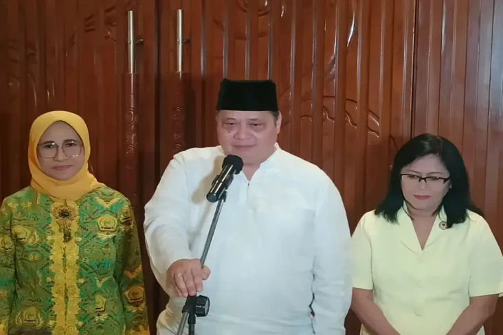 Airlangga Sebut Ridwan...