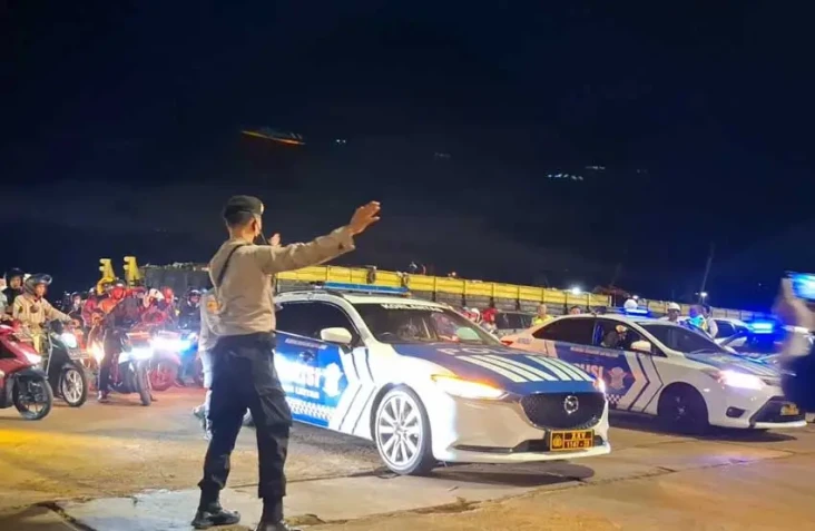Polisi Kawal Pemudik...