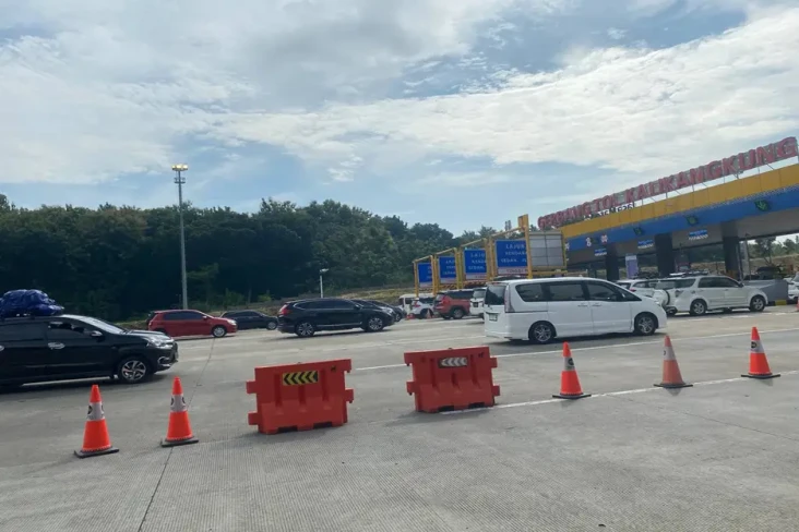 Arus Lalin Mudik Ramai...