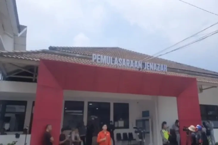 13 Kantong Jenazah Kecelakaan...