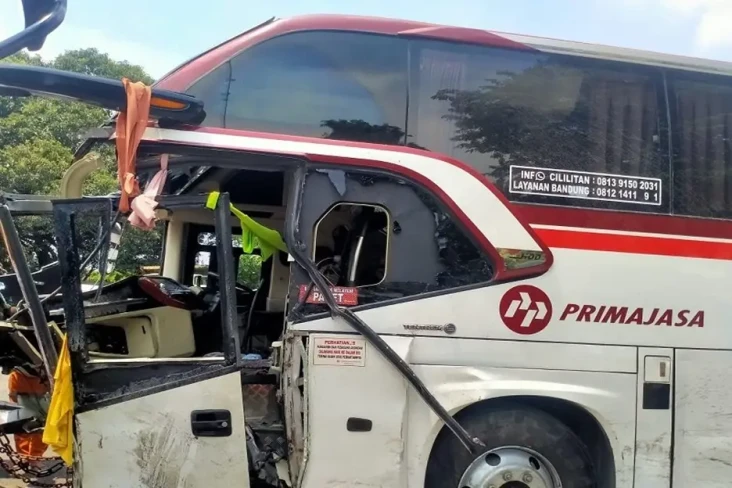 Kesaksian Sopir Bus...