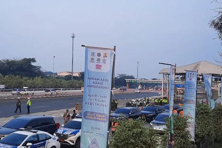 Arus Lalin di GT Cikampek...