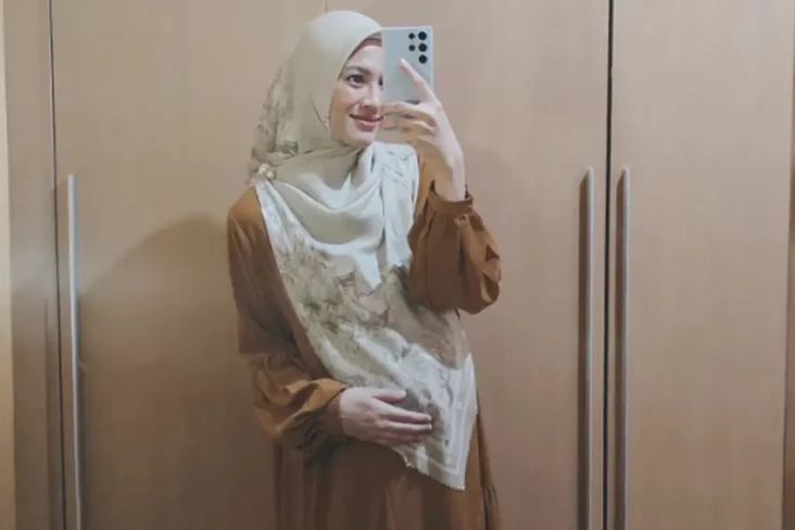 Hamil Anak Ketiga, Alyssa...